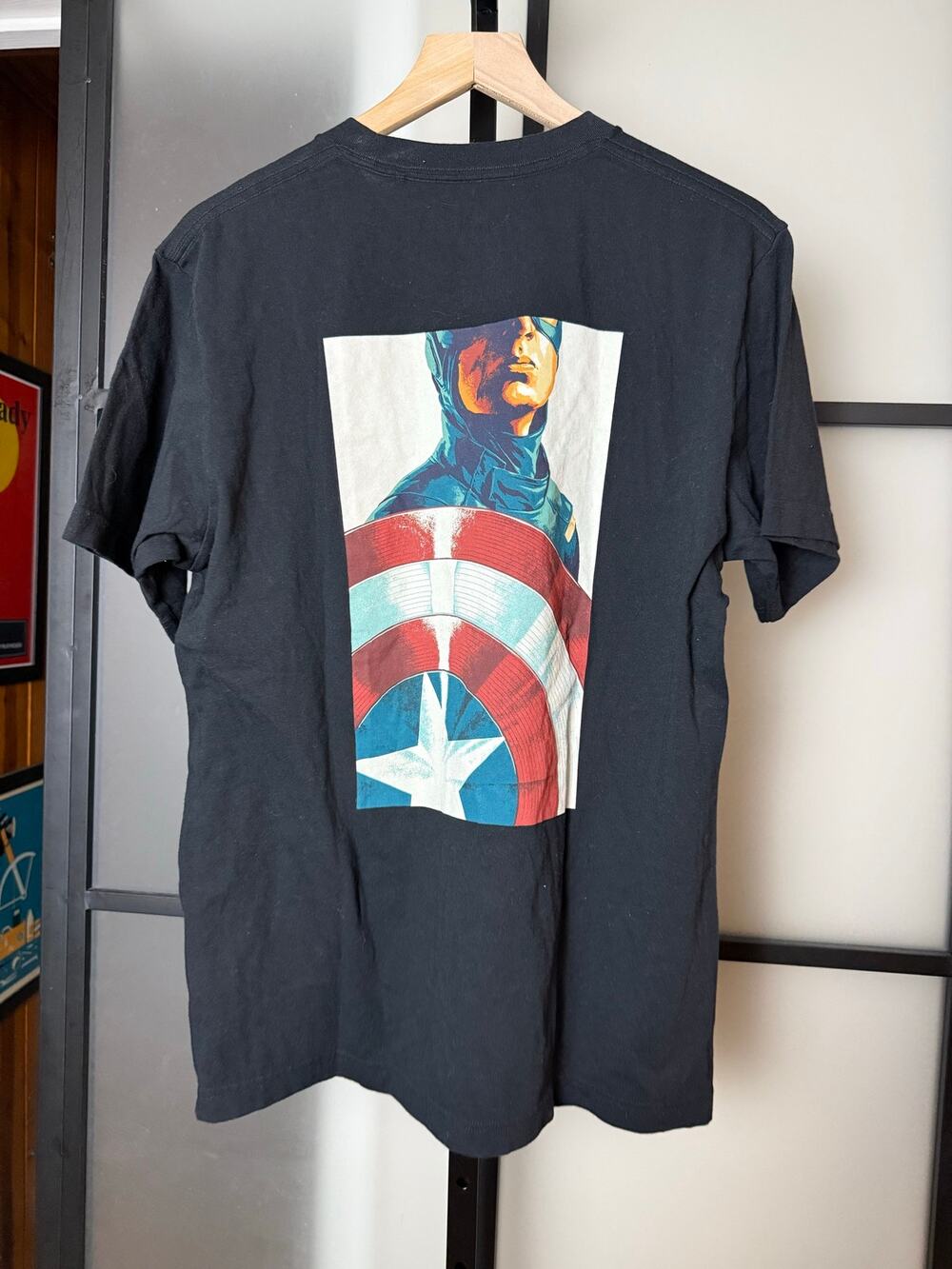 Uniqlo Marvel The Infinity Saga Captain America Tshirt Size Medium
